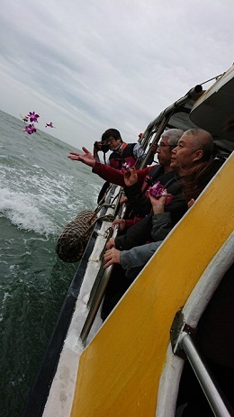 中市推廣聯合海葬　8位逝者長眠大海